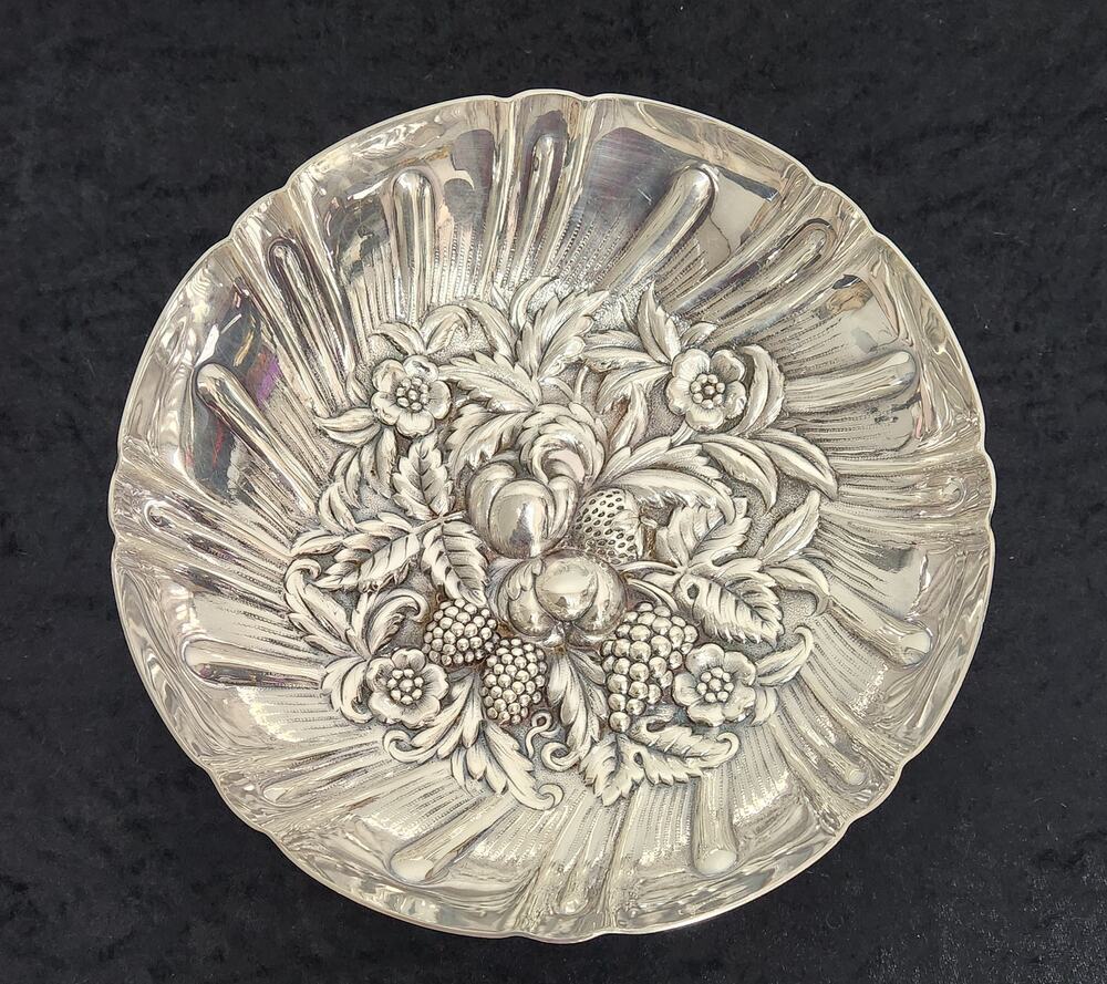 Vintage Kirk Stieff, S KIRK & SON Silver Plate Repoussé Fruit Berry Bowl 1723